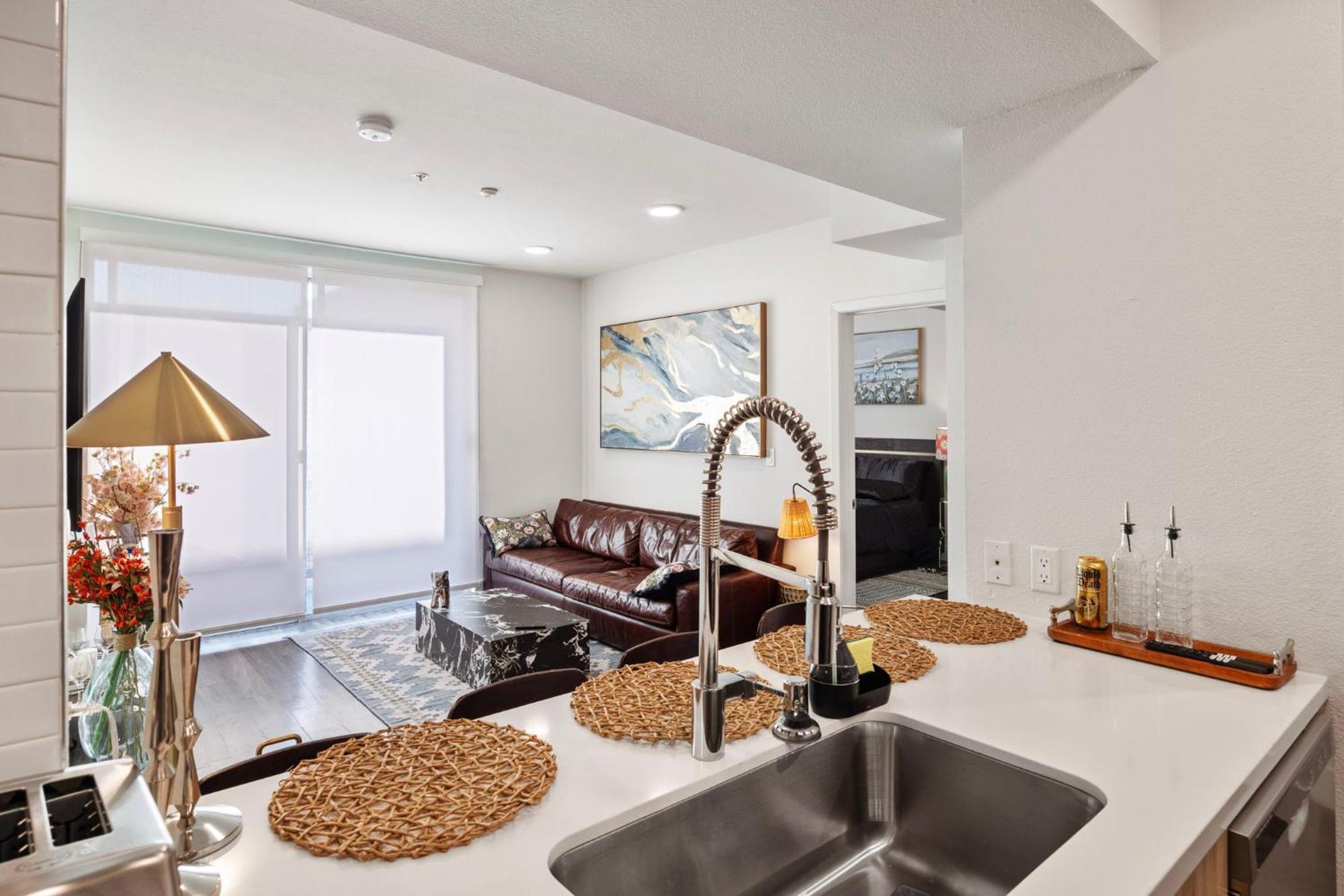 14 Santa Monica Gorgeous Apartment Los Angeles